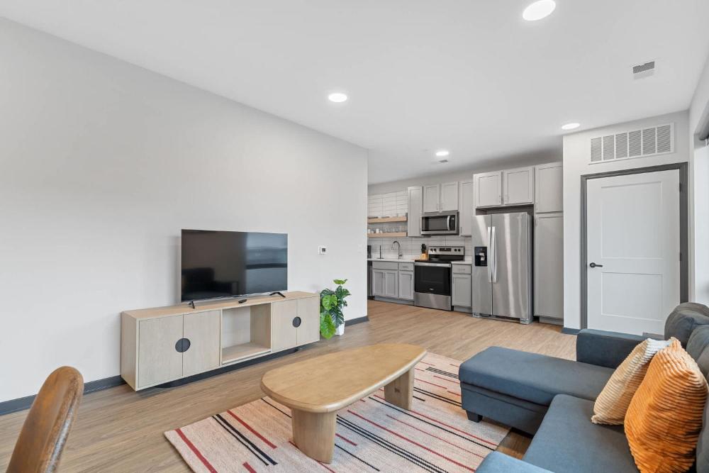 CozySuites Mass with parking lounge & roof deck #31